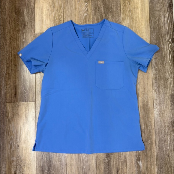 Figs Scrub Set - Catarina Top & Zamora Joggers - Picture 2 of 10